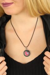 Çilek Figürlü Siyah Deri İpli Bayan Kolye